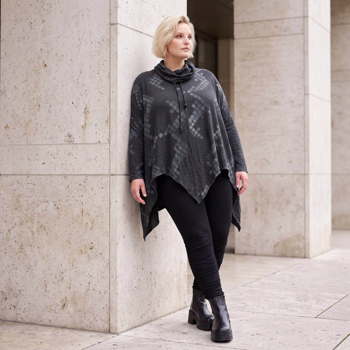 A-Linien Jerseyshirt aus Baumwolle mit Rollkragen Tunnelzug und femininem Zipfelsaum