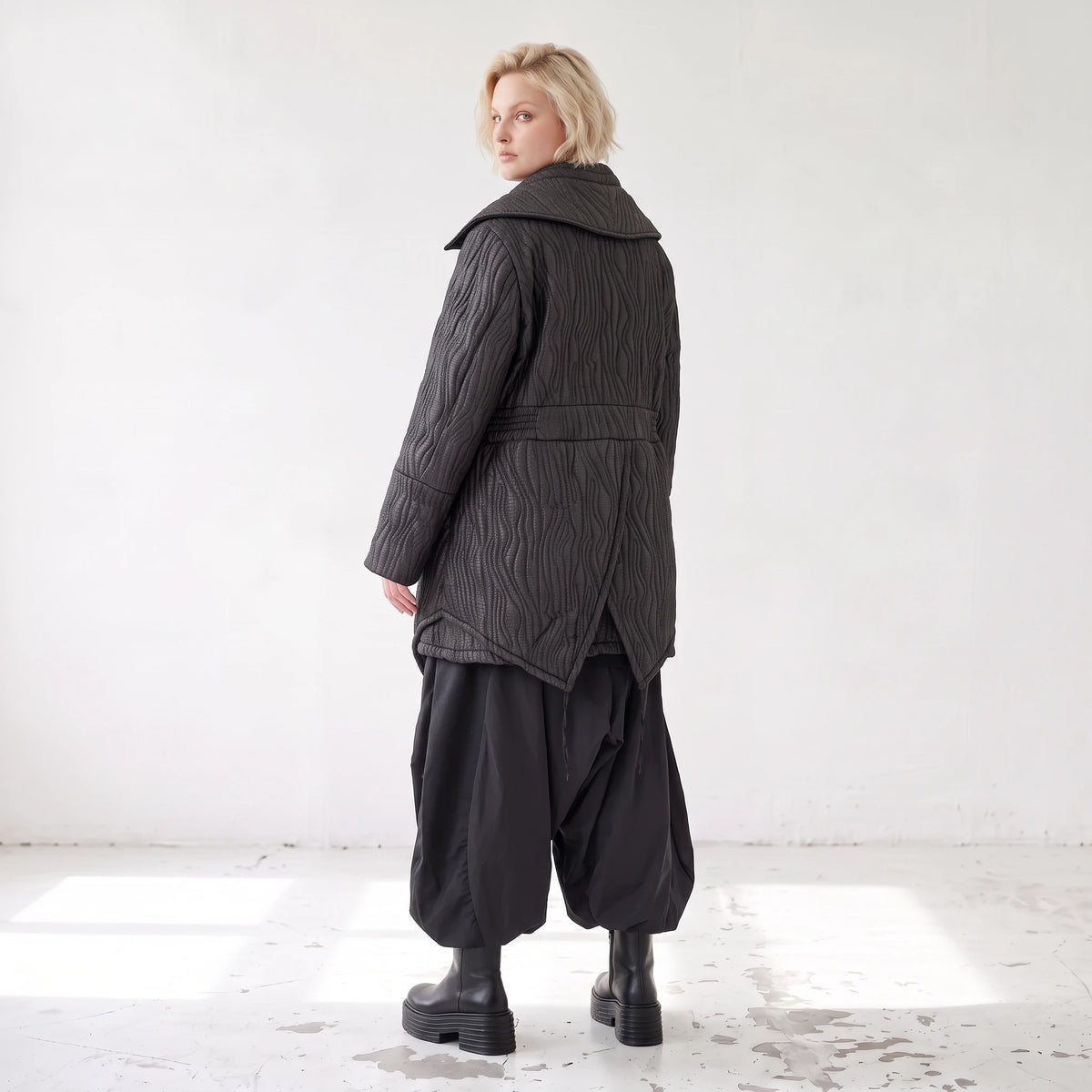 Winterjacke in Lederimitatoptik mit Tunnelzug Hemdkragen Knopfleiste und warmer Haptik