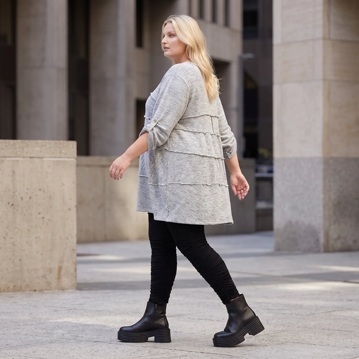 Silbernes Strickshirt in A-Linie aus weichem Stretchstoff warmes Basic für den Winter