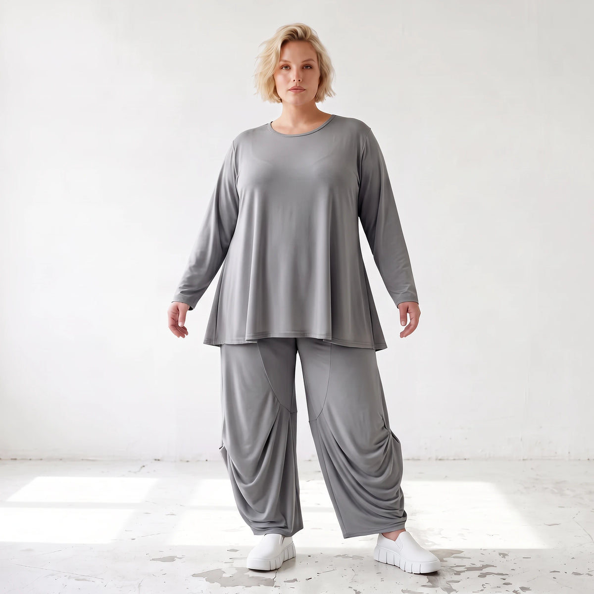Langarmshirt in Glockenform aus Slinky mit Stretch und Rundhalsausschnitt fließend