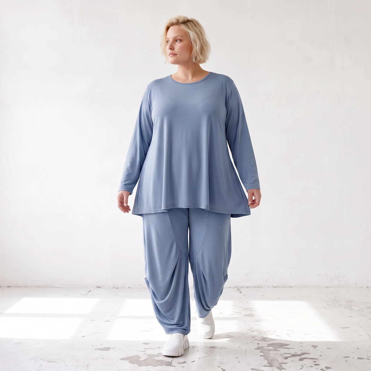 Langarmshirt in Glockenform aus weichem Stretchstoff mit Rundhalsausschnitt Basic