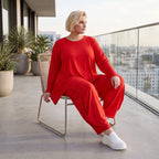 Rotes Langarmshirt aus Slinkystoff mit Stretch in glockiger Form und Rundhalsausschnitt