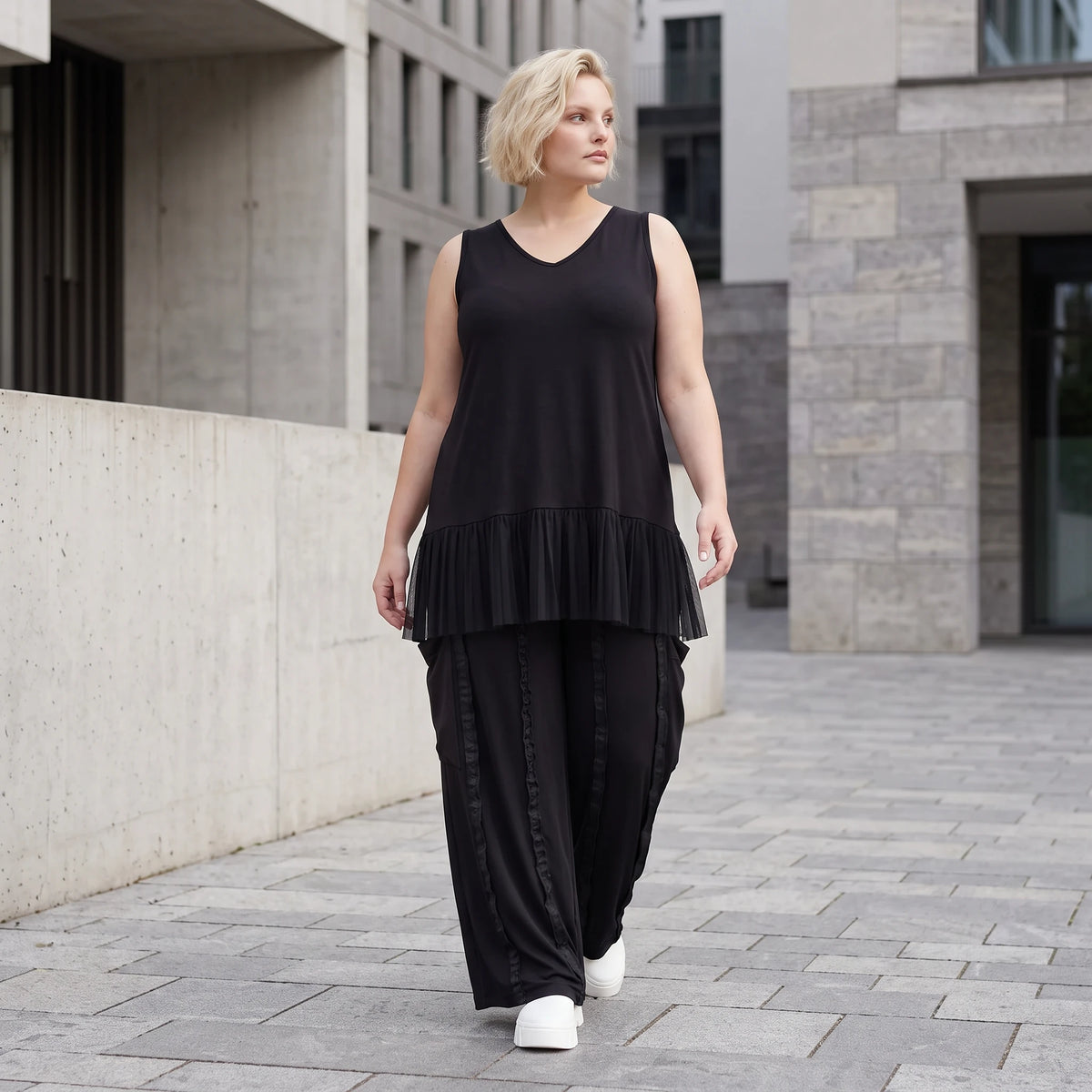Schwarze Slinkyhose mit Stretchkomfort geradem Schnitt und bequemem Bund ohne Verschluss