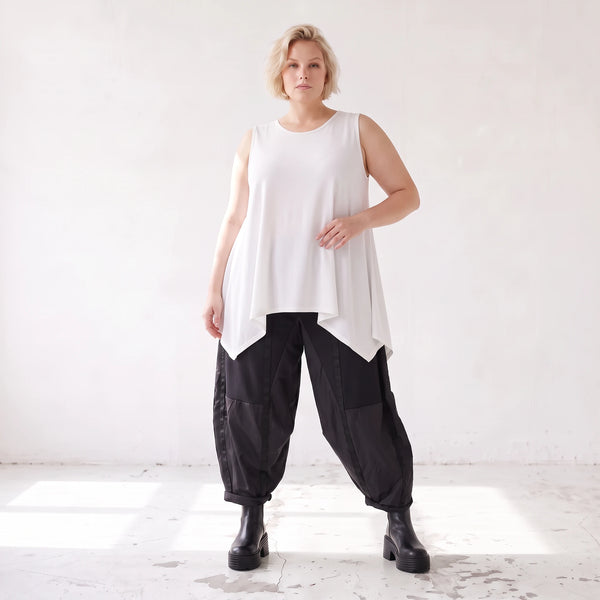 Ärmelloses Basic Top aus Slinkystoff mit Stretch in A-Linie mit Rundhals und Schlitzen