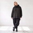 Weicher Strickpullover mit Rollkragen geradem Schnitt und seitlichen Schlitzen warm