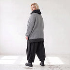Strickshirt mit Rollkragen und Vokuhilasaum aus weichem Stretchstrick mit Seitenschlitze
