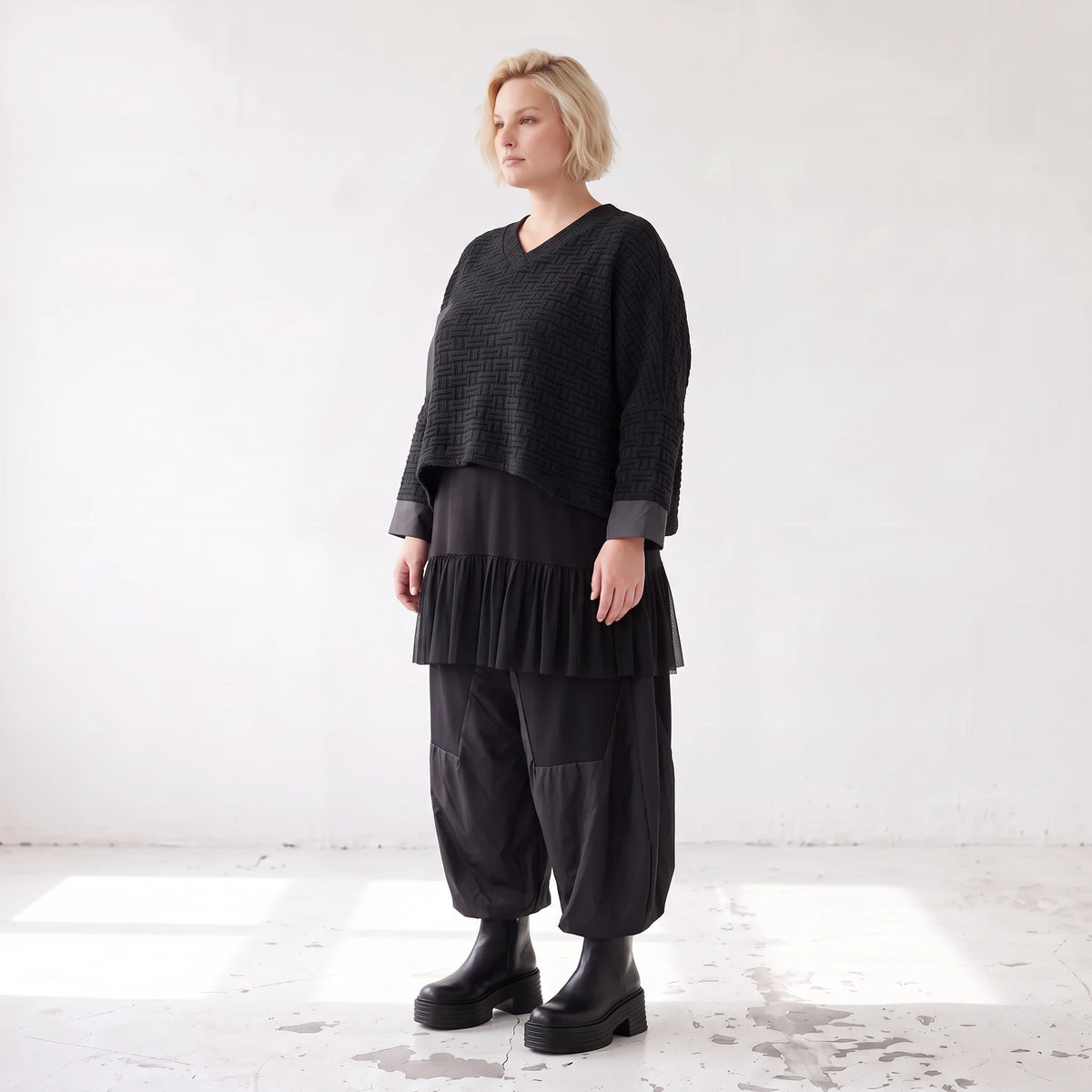 Stricküberwurf aus Baumwollmix mit Rundhalsausschnitt Taschen Langarm ohne Verschluss