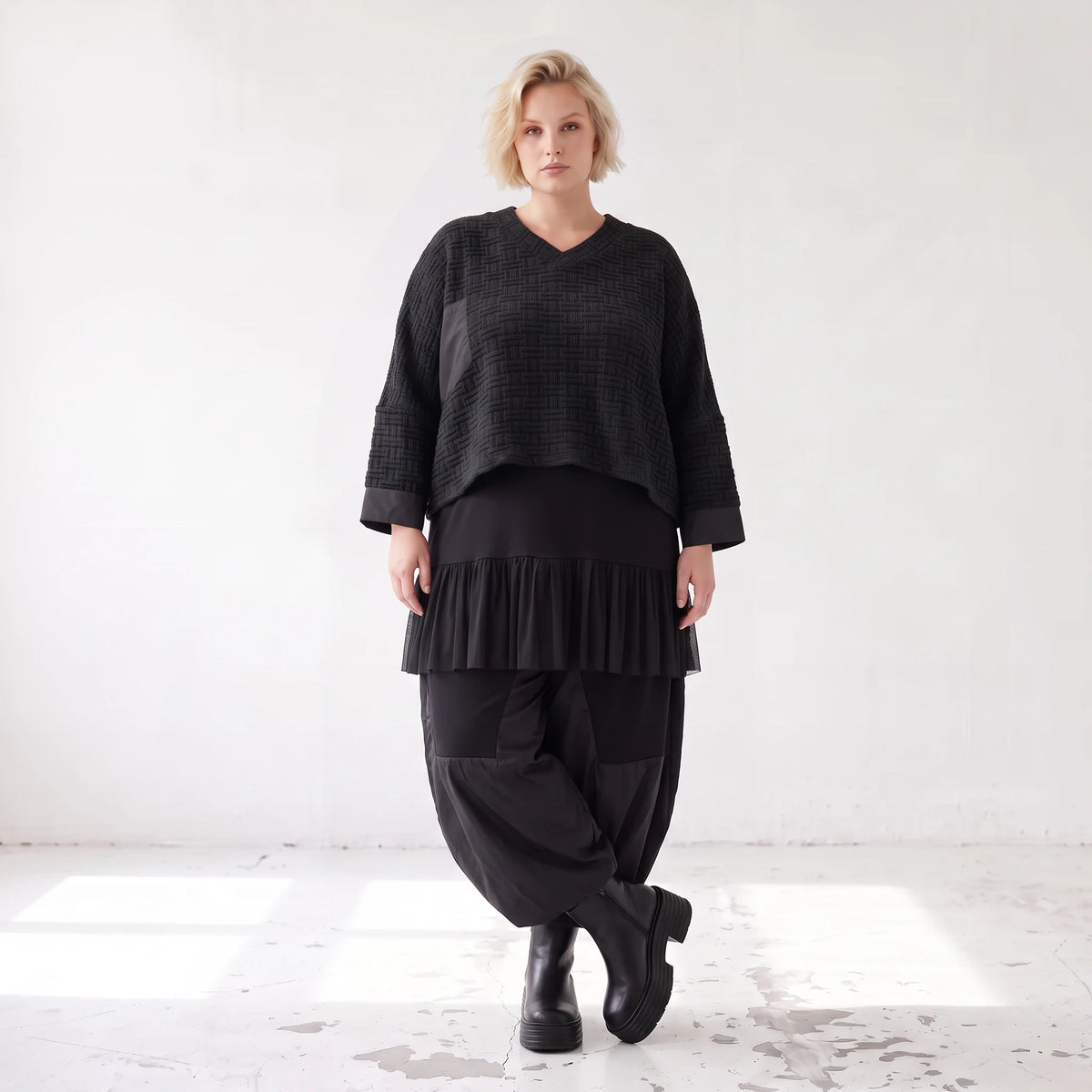 Stricküberwurf aus Baumwollmix mit Rundhalsausschnitt Taschen Langarm ohne Verschluss