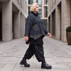 Marineblaue Strickjacke in A-Linie mit Hemdkragen Knopfleiste Taschen und Zipfelsaum