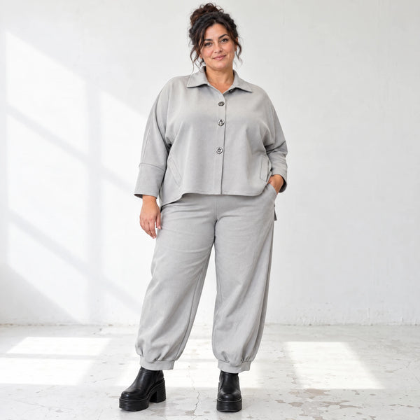 Graue Ballonjeans aus Stretchdenim in lockerer Form für bequemen lässigen Alltagslook