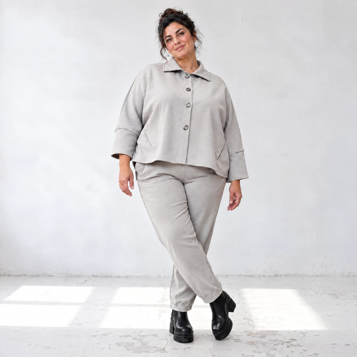 Karottenhose in grauer Jeansoptik mit elastischem Komfortbund und weicher Stretchqualität