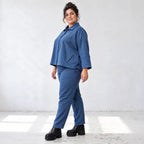 Karottenhose aus jeansblauem Stretchdenim mit Dehnbund in weicher Baumwollqualität