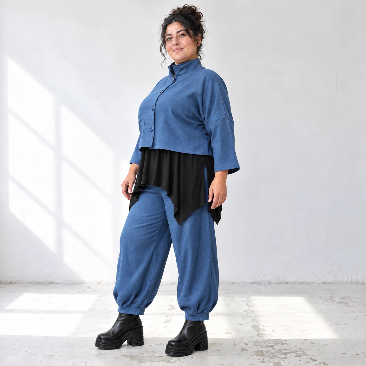 Jeansjacke Stretchdenim mit Stehkragen Langarm Knopfverschluss und aufgesetzten Taschen