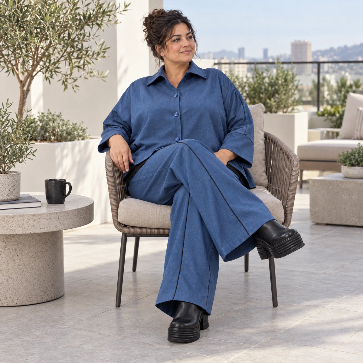 Jeansblaue Ballonhose aus Stretchdenim mit Dehnbund aus Baumwolle und Elasthan Basic