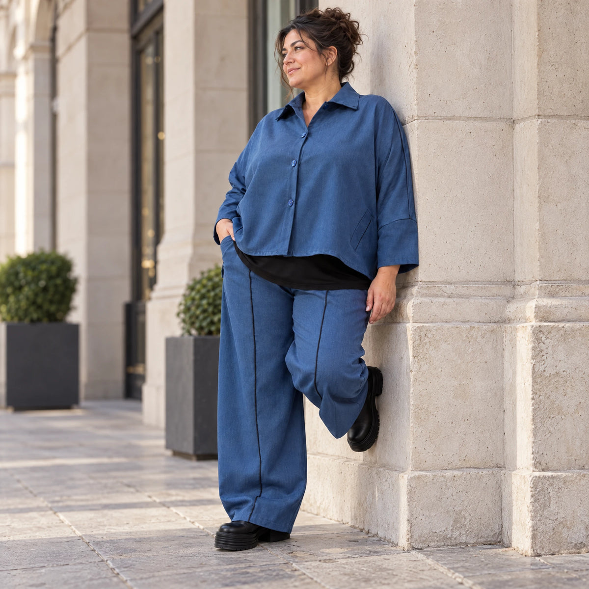Jeansblaue Ballonhose aus Stretchdenim mit Dehnbund aus Baumwolle und Elasthan Basic