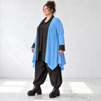Blauer Baumwollstrick Cardigan in A-Linie mit Memorytaft und leichter Glockenform
