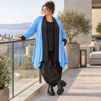 Blauer Baumwollstrick Cardigan in A-Linie mit Memorytaft und leichter Glockenform