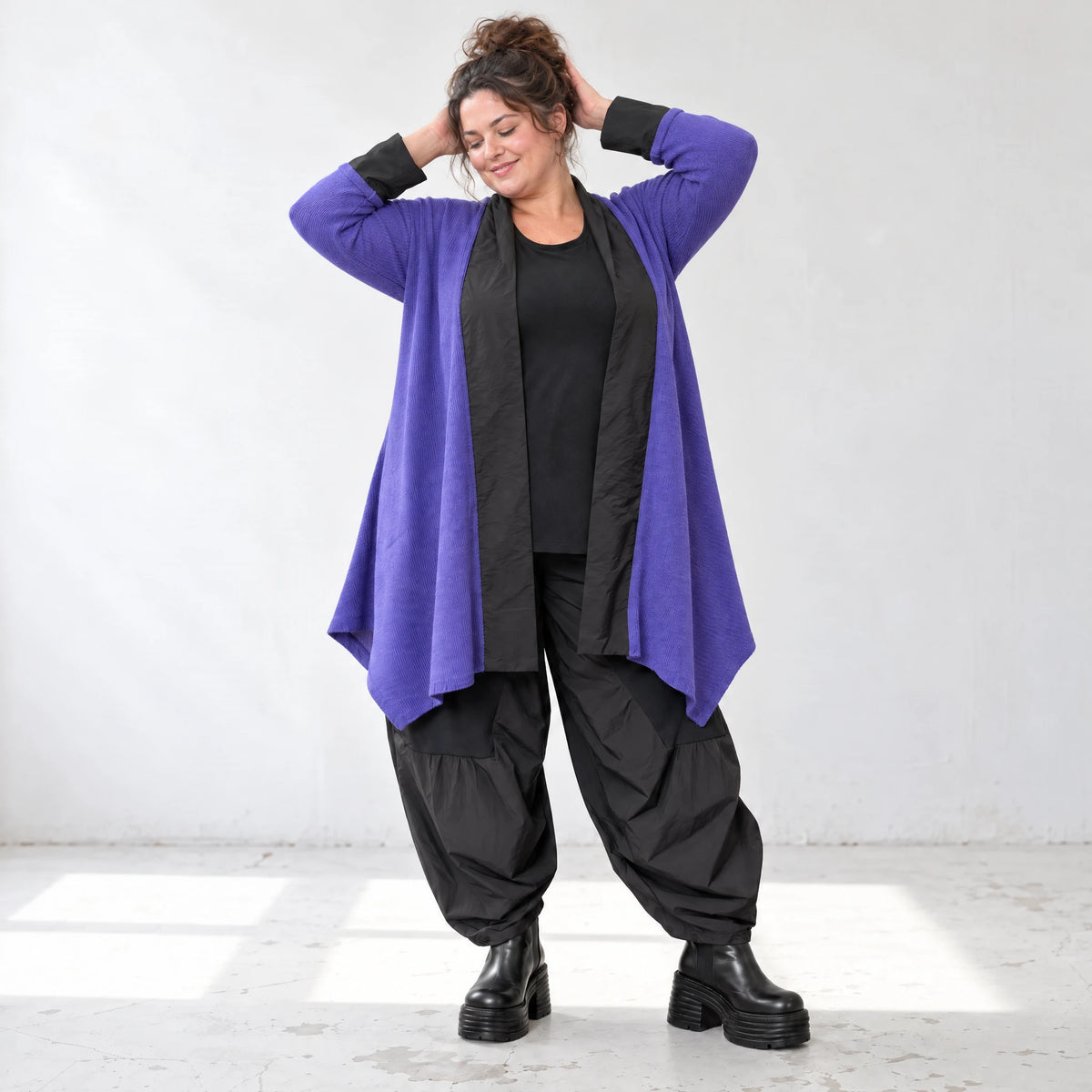 Cardigan in Violett aus Baumwollstrick mit Stehkragen in A-Linie weich und wärmend
