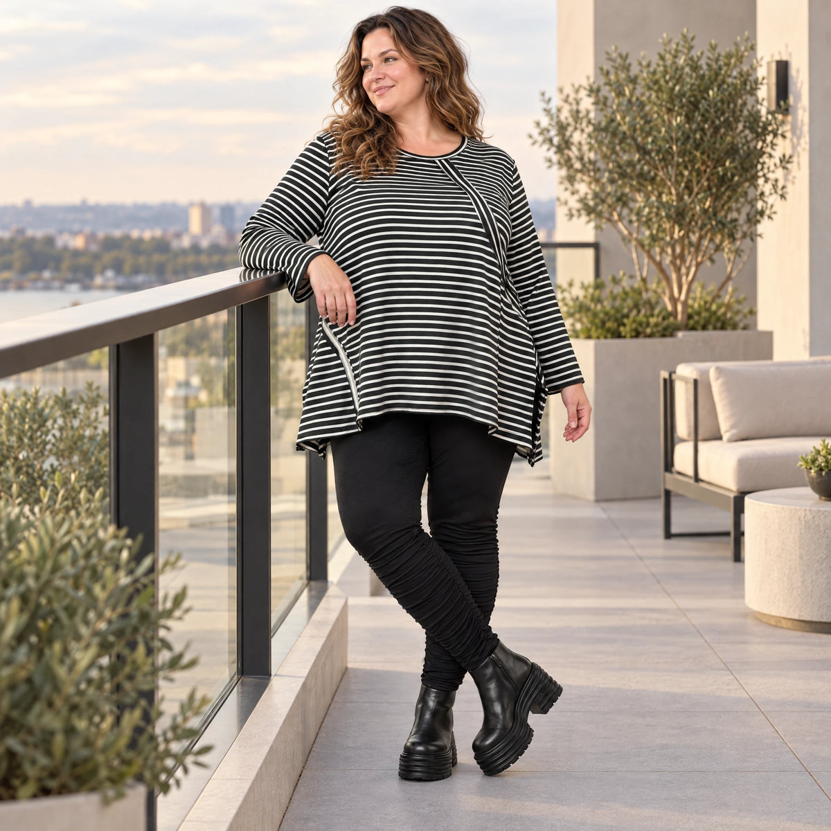 Langarmshirt Schwarz/Weiß in A-Linie aus weichem Stretchjersey mit Faltennahtmuster