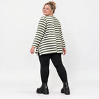 Langarmshirt in Creme/Dunkelgrün mit A-Linie aus warmem Stretchjersey und Faltennahtmuster