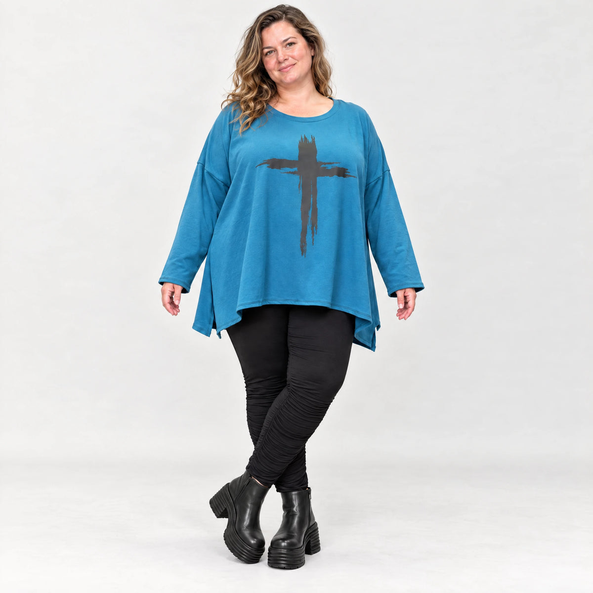 Blaues Langarmshirt aus warmem Stretchjersey mit Rundhalsausschnitt in lässiger A-Linie