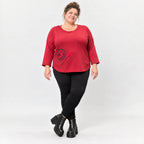 Rotes Shirt aus Stretchjersey mit Rundhalsausschnitt 7/8-Arm und aufgesetzten Taschen