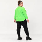 Grünes Shirt aus Stretchjersey mit Rundhalsausschnitt 7/8-Arm und aufgesetzten Taschen