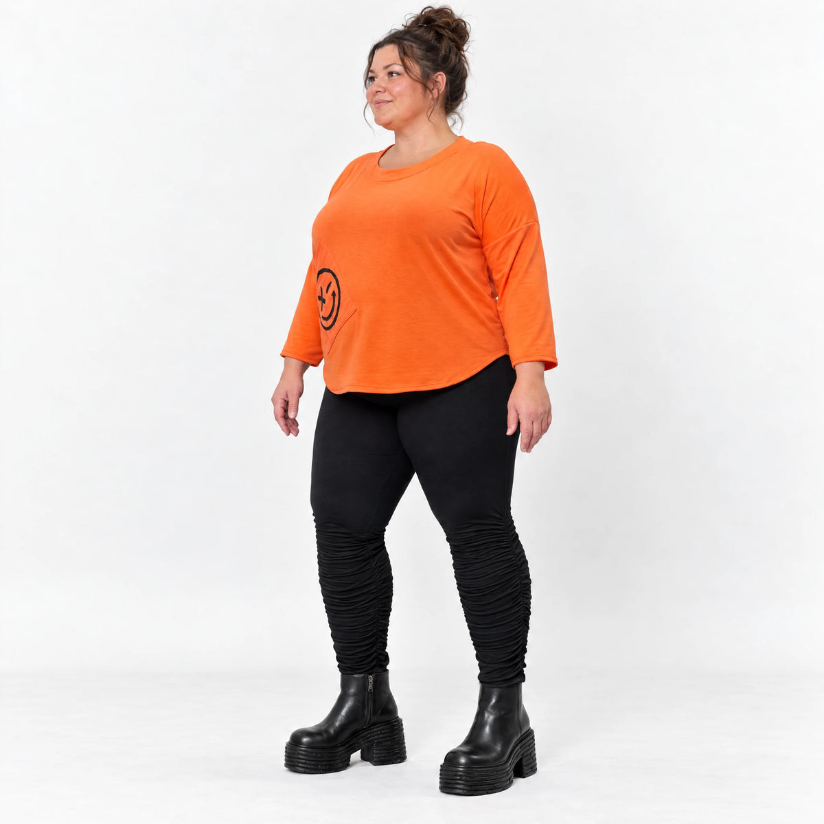 Shirt in Orange mit Rundhalsausschnitt 7/8-Arm und aufgesetzten Taschen aus Stretchjersey