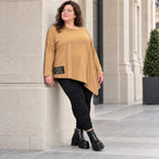 Warmes Langarmshirt in Camel mit asymmetrischem Zipfelsaum aus weichem Jersey mit Stretch