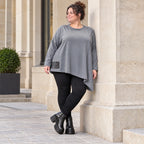 Langarmshirt in Grau mit asymmetrischem Schnitt und Zipfelsaum aus weichem Stretchjersey
