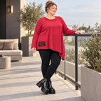 Rotes Langarmshirt mit asymmetrischem Zipfelsaum aus weichem Stretchjersey aus Italien