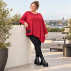 Rotes Langarmshirt mit asymmetrischem Zipfelsaum aus weichem Stretchjersey aus Italien