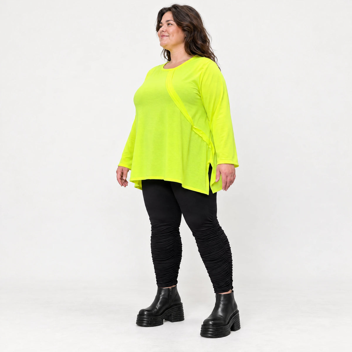 Langarmshirt in Neongelb aus feinem Stretchjersey mit Baumwolle und schmeichelnder A-Linie