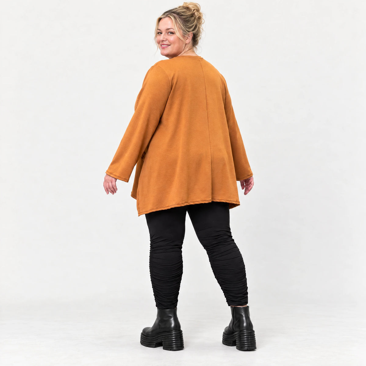 Langarmshirt in Braun aus weichem Stretchjersey mit fließender A-Linie für den Alltag