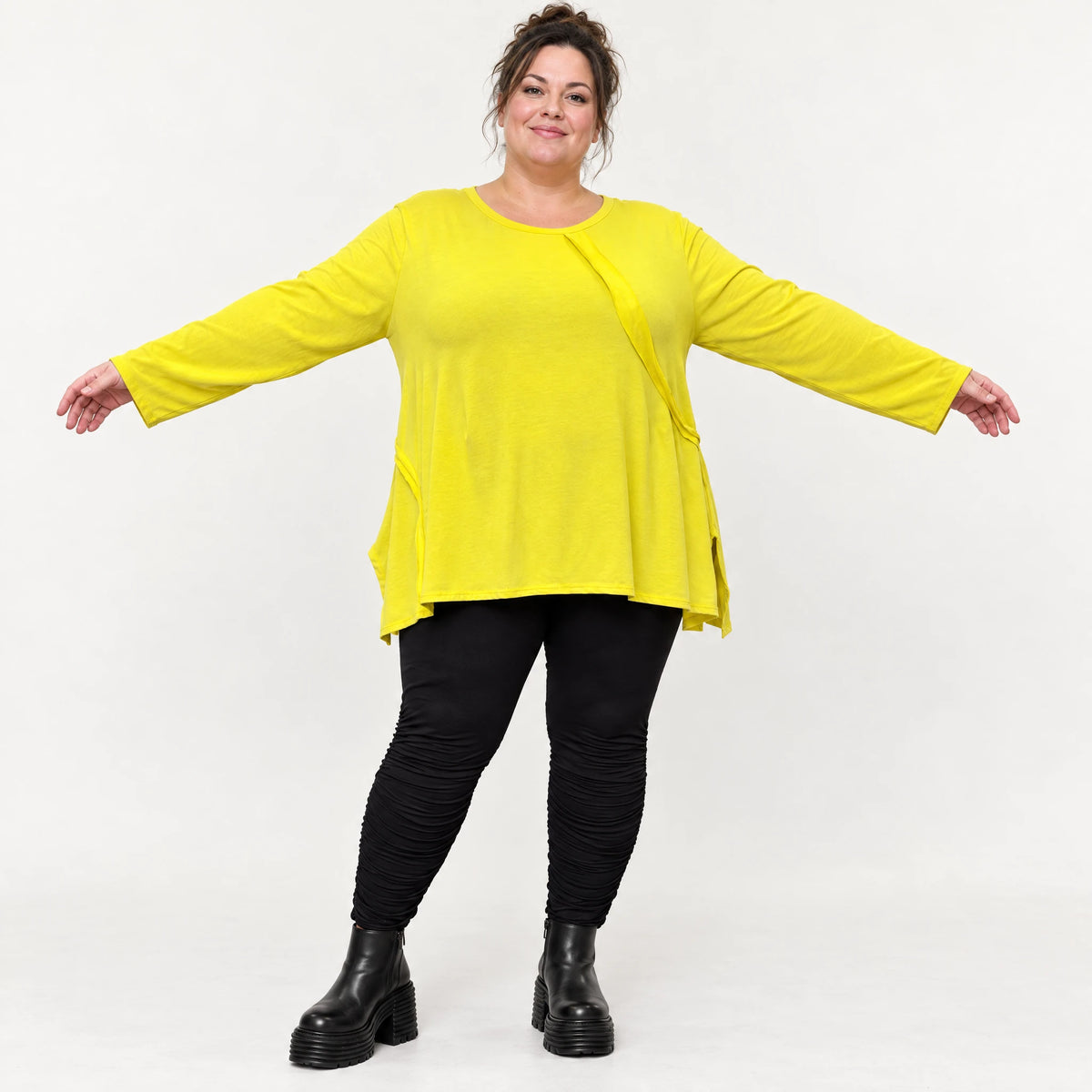 Langarmshirt in strahlendem Gelb mit fließender A-Linie aus weichem Baumwolljersey