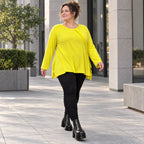 Langarmshirt in strahlendem Gelb mit fließender A-Linie aus weichem Baumwolljersey