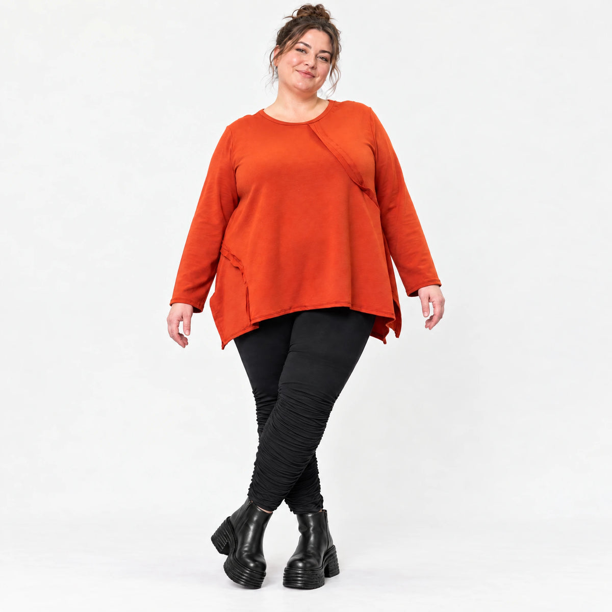 Langarmshirt in Orange mit Rundhalsausschnitt und fließender A-Linie aus Stretchjersey