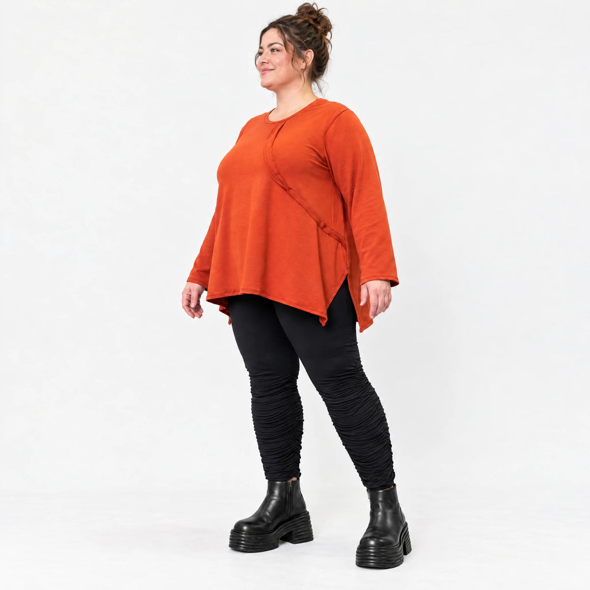 Langarmshirt in Orange mit Rundhalsausschnitt und fließender A-Linie aus Stretchjersey