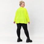 Lässiges Langarmshirt in leuchtendem Neongelb mit V-Ausschnitt aus weichem Stretchjersey