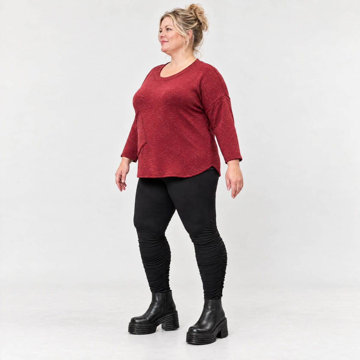 Langarmshirt aus flauschigem Feinstrick in Rot/Weiß mit Rundhalsausschnitt und Taschen