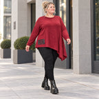 Strickshirt in Rot/Weiß Melange mit asymmetrischem Zipfelsaum aus flauschigem Feinstrick