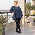 Langarmshirt aus flauschigem Feinstrick in Blau/Weiß gemustert mit fließender A-Linie