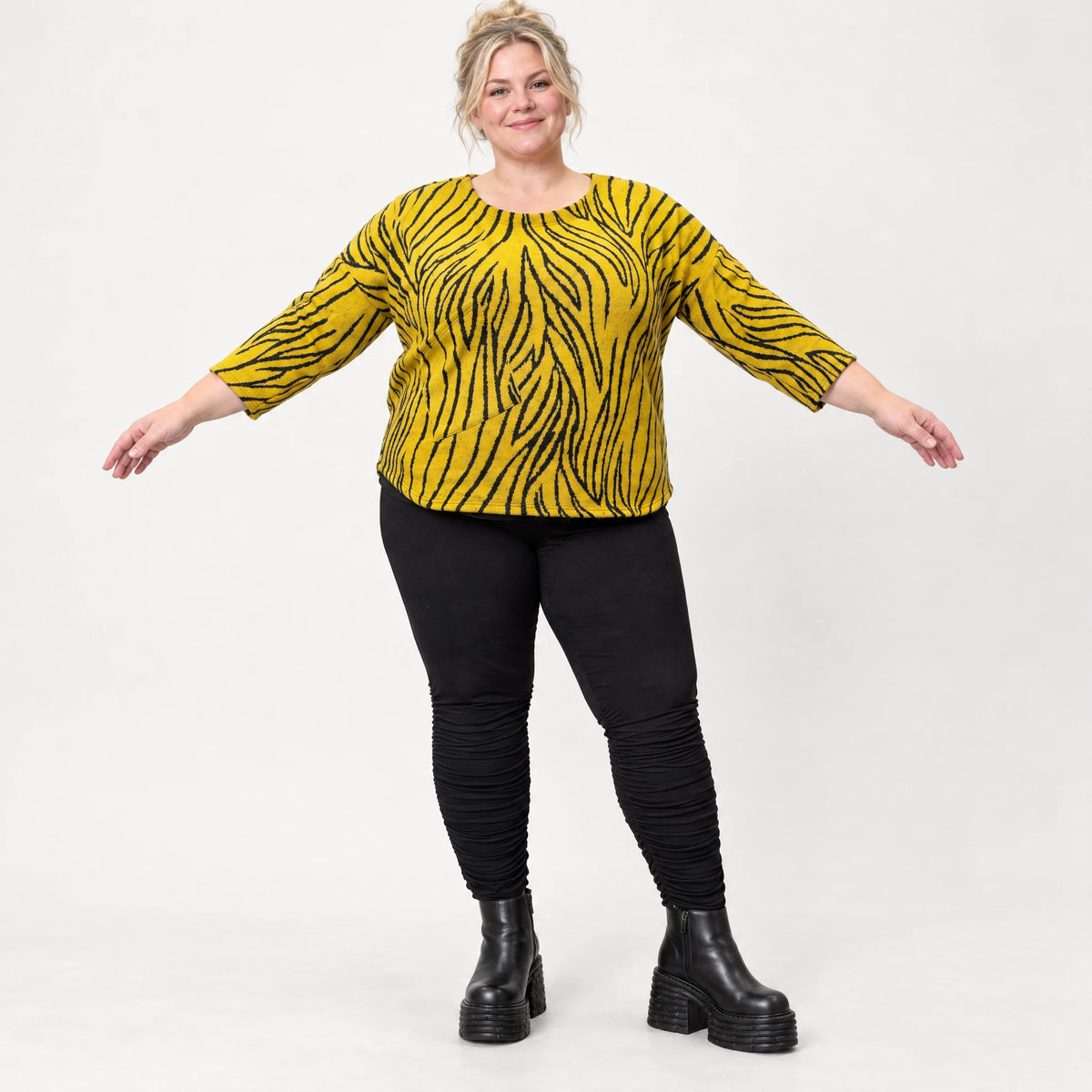 Flauschiges Strickoberteil Gelb/Schwarz mit Rundhalsausschnitt und aufgesetzten Taschen
