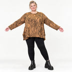Flauschiges Langarmshirt in Braun/Schoko aus warmem Feinstrick mit schmeichelnder A-Linie