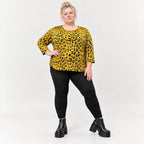 Flauschiges Feinstrickshirt in Gelb/Schwarz mit aufgesetzten Taschen für kalte Wintertage