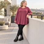 Bequemes Langarmshirt in sattem Bordeaux aus weichem Modal Stretch mit gerundeter Form