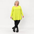 Langarmshirt in frischem Limettengrün aus weichem Modalstretch mit Seitennahttaschen