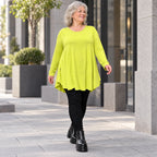 Langarmshirt in frischem Limettengrün aus weichem Modalstretch mit Seitennahttaschen