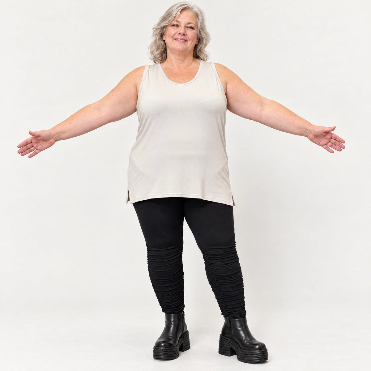 Ärmelloses Basic Top aus weichem Modal mit Stretch in Beige mit seitlichen Schlitzen