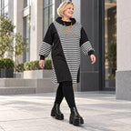 Gestreiftes Jerseykleid in Orange/Schwarz/Weiß mit Rollkragen und Kapuze in gerader Form